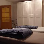 Nad Stonehenge Apartment