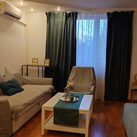 Nad Stonehenge Apartment *